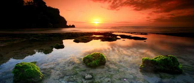 Pantai Padang Padang Bali