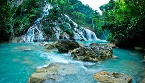 Pesona Air Terjun Lapopu di Pulau Sumba