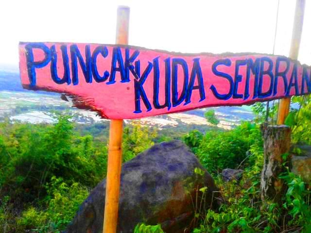 Puncak Kuda Sembrani